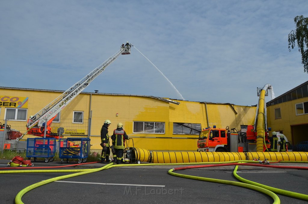 Grossfeuer Poco Lager Koeln Porz Gremberghoven Hansestr P835.jpg - Miklos Laubert